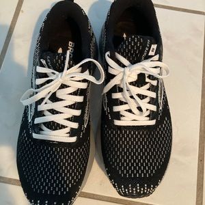 Brooks Levitate GTS 5